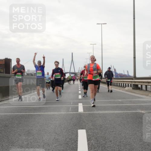 03.10.2025 - Köhlbrandbrückenlauf Matties Gatica Varas http://msf.ph/oto/9192901 03.10.2025 16:12:25 Position 3  meine-sportfotos.de