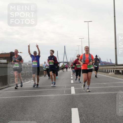 03.10.2025 - Köhlbrandbrückenlauf Matties Gatica Varas http://msf.ph/oto/9192904 03.10.2025 16:12:26 Position 3  meine-sportfotos.de