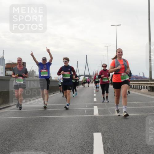 03.10.2025 - Köhlbrandbrückenlauf Matties Gatica Varas http://msf.ph/oto/9192905 03.10.2025 16:12:26 Position 3  meine-sportfotos.de