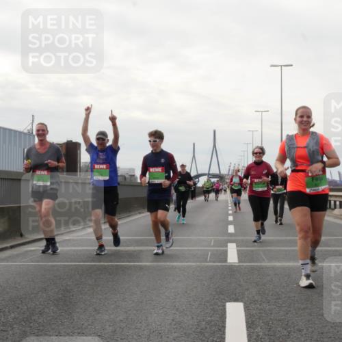 03.10.2025 - Köhlbrandbrückenlauf Matties Gatica Varas http://msf.ph/oto/9192907 03.10.2025 16:12:27 Position 3 83 meine-sportfotos.de