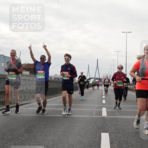 03.10.2025 - Köhlbrandbrückenlauf Matties Gatica Varas http://msf.ph/oto/9192909 03.10.2025 16:12:27 Position 3  meine-sportfotos.de