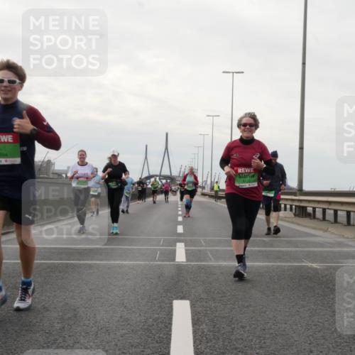 03.10.2025 - Köhlbrandbrückenlauf Matties Gatica Varas http://msf.ph/oto/9192919 03.10.2025 16:12:29 Position 3 9694, 8108 meine-sportfotos.de
