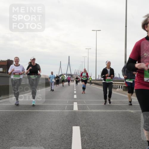 03.10.2025 - Köhlbrandbrückenlauf Matties Gatica Varas http://msf.ph/oto/9192926 03.10.2025 16:12:30 Position 3 8108 meine-sportfotos.de