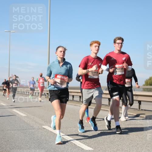 03.10.2025 - Köhlbrandbrückenlauf Yannick Fuchs http://msf.ph/oto/9192930 03.10.2025 11:54:33 Position 3 763, 5910, 5911 meine-sportfotos.de