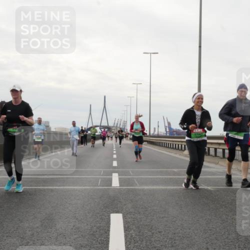 03.10.2025 - Köhlbrandbrückenlauf Matties Gatica Varas http://msf.ph/oto/9192934 03.10.2025 16:12:31 Position 3  meine-sportfotos.de
