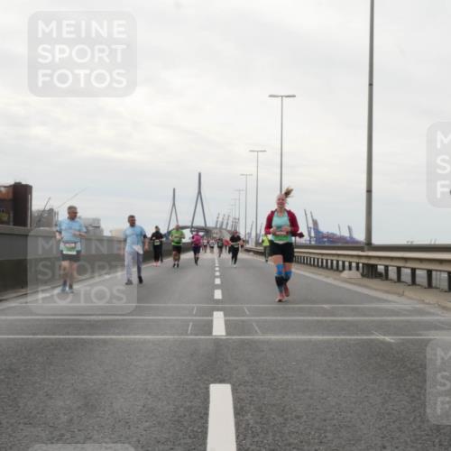 03.10.2025 - Köhlbrandbrückenlauf Matties Gatica Varas http://msf.ph/oto/9192939 03.10.2025 16:12:33 Position 3  meine-sportfotos.de