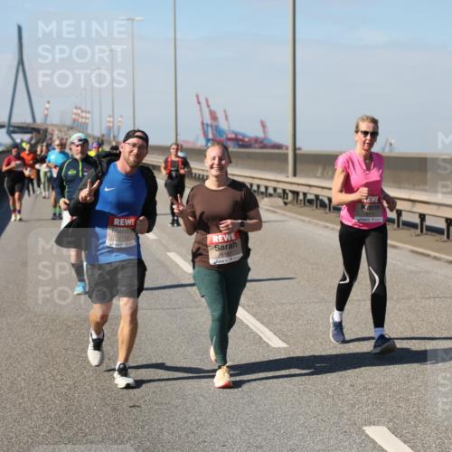 03.10.2025 - Köhlbrandbrückenlauf Yannick Fuchs http://msf.ph/oto/9192941 03.10.2025 12:15:21 Position 3 6160, 6161, 6711 meine-sportfotos.de