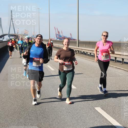 03.10.2025 - Köhlbrandbrückenlauf Yannick Fuchs http://msf.ph/oto/9192945 03.10.2025 12:15:21 Position 3 6160, 6161, 6711 meine-sportfotos.de