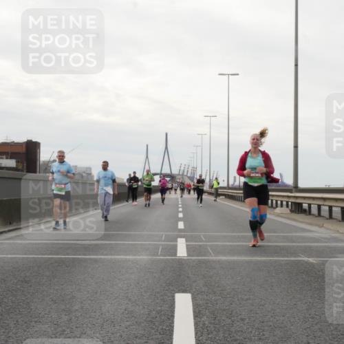 03.10.2025 - Köhlbrandbrückenlauf Matties Gatica Varas http://msf.ph/oto/9192946 03.10.2025 16:12:34 Position 3  meine-sportfotos.de