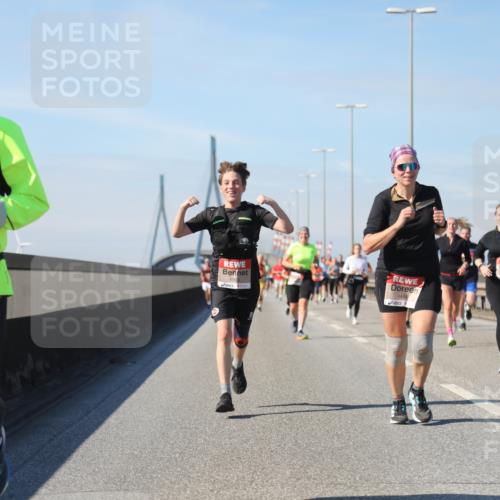 03.10.2025 - Köhlbrandbrückenlauf Yannick Fuchs http://msf.ph/oto/9192947 03.10.2025 11:54:35 Position 3 6012, 496, 4446 meine-sportfotos.de