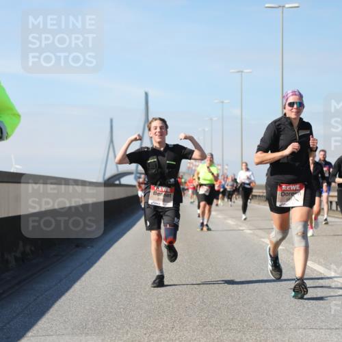 03.10.2025 - Köhlbrandbrückenlauf Yannick Fuchs http://msf.ph/oto/9192949 03.10.2025 11:54:35 Position 3 6012, 2, 496 meine-sportfotos.de