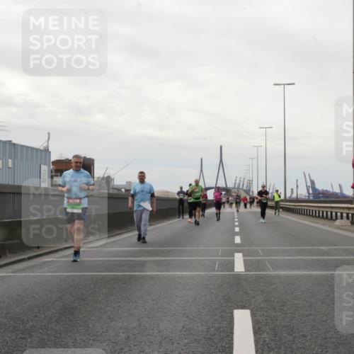03.10.2025 - Köhlbrandbrückenlauf Matties Gatica Varas http://msf.ph/oto/9192951 03.10.2025 16:12:36 Position 3 8837 meine-sportfotos.de