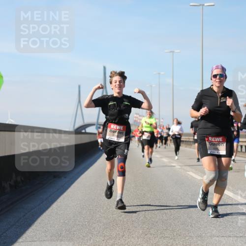 03.10.2025 - Köhlbrandbrückenlauf Yannick Fuchs http://msf.ph/oto/9192953 03.10.2025 11:54:35 Position 3 496, 4446 meine-sportfotos.de