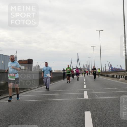 03.10.2025 - Köhlbrandbrückenlauf Matties Gatica Varas http://msf.ph/oto/9192955 03.10.2025 16:12:37 Position 3  meine-sportfotos.de