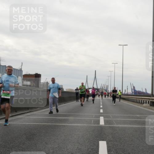 03.10.2025 - Köhlbrandbrückenlauf Matties Gatica Varas http://msf.ph/oto/9192956 03.10.2025 16:12:37 Position 3  meine-sportfotos.de