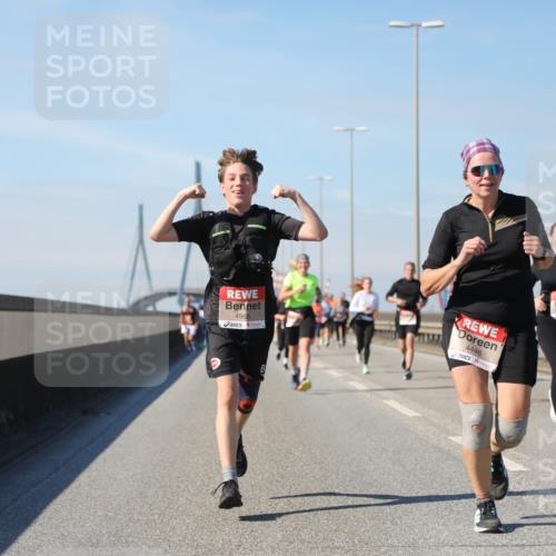 03.10.2025 - Köhlbrandbrückenlauf Yannick Fuchs http://msf.ph/oto/9192960 03.10.2025 11:54:35 Position 3 4965, 4446 meine-sportfotos.de