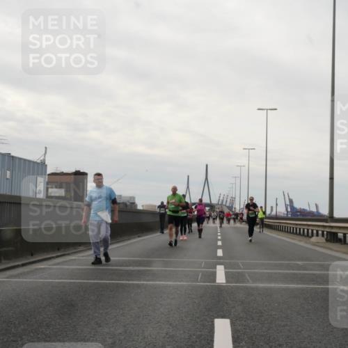 03.10.2025 - Köhlbrandbrückenlauf Matties Gatica Varas http://msf.ph/oto/9192961 03.10.2025 16:12:38 Position 3  meine-sportfotos.de