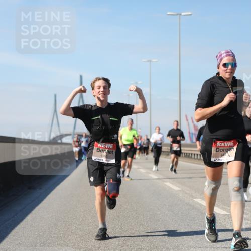 03.10.2025 - Köhlbrandbrückenlauf Yannick Fuchs http://msf.ph/oto/9192964 03.10.2025 11:54:36 Position 3 4965, 444 meine-sportfotos.de