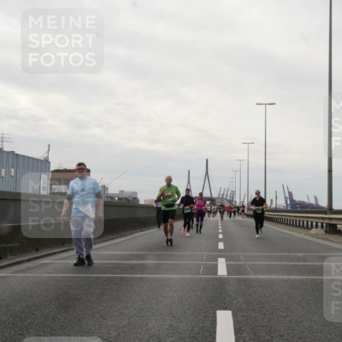 03.10.2025 - Köhlbrandbrückenlauf Matties Gatica Varas http://msf.ph/oto/9192965 03.10.2025 16:12:39 Position 3  meine-sportfotos.de