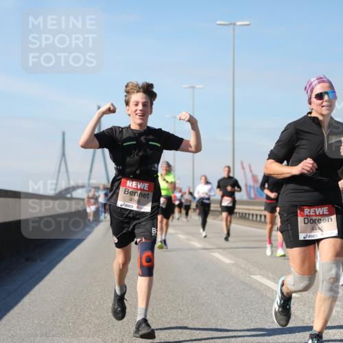 03.10.2025 - Köhlbrandbrückenlauf Yannick Fuchs http://msf.ph/oto/9192966 03.10.2025 11:54:36 Position 3 4965, 4446 meine-sportfotos.de