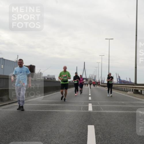 03.10.2025 - Köhlbrandbrückenlauf Matties Gatica Varas http://msf.ph/oto/9192971 03.10.2025 16:12:40 Position 3  meine-sportfotos.de