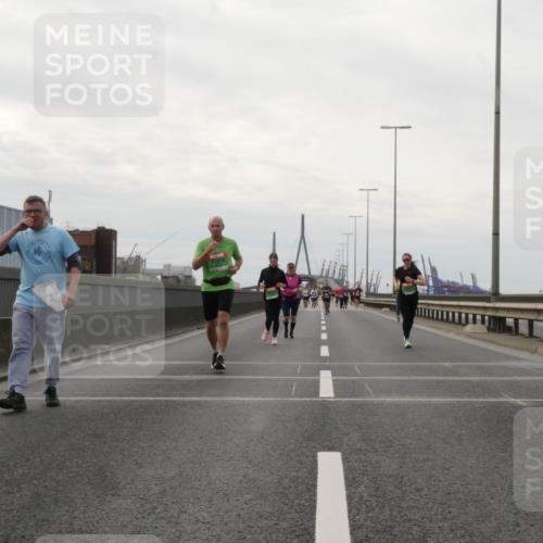 03.10.2025 - Köhlbrandbrückenlauf Matties Gatica Varas http://msf.ph/oto/9192972 03.10.2025 16:12:41 Position 3  meine-sportfotos.de