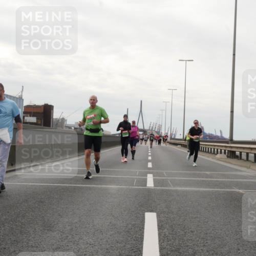 03.10.2025 - Köhlbrandbrückenlauf Matties Gatica Varas http://msf.ph/oto/9192975 03.10.2025 16:12:41 Position 3  meine-sportfotos.de