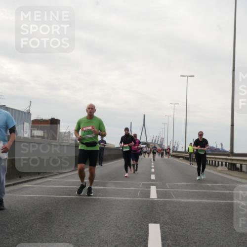 03.10.2025 - Köhlbrandbrückenlauf Matties Gatica Varas http://msf.ph/oto/9192977 03.10.2025 16:12:42 Position 3  meine-sportfotos.de