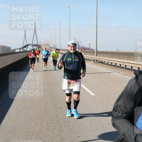 03.10.2025 - Köhlbrandbrückenlauf Yannick Fuchs http://msf.ph/oto/9192980 03.10.2025 12:15:24 Position 3  meine-sportfotos.de