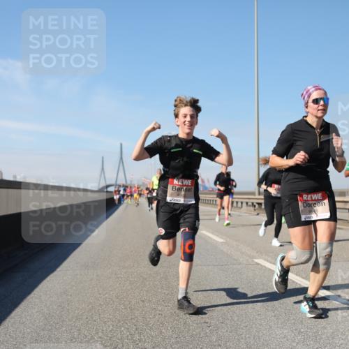 03.10.2025 - Köhlbrandbrückenlauf Yannick Fuchs http://msf.ph/oto/9192981 03.10.2025 11:54:36 Position 3 4965, 4446, 86 meine-sportfotos.de
