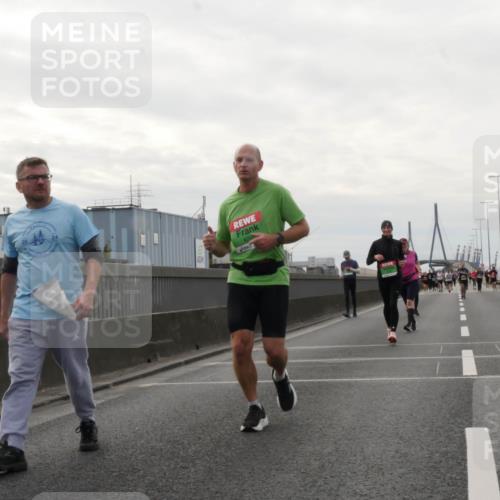 03.10.2025 - Köhlbrandbrückenlauf Matties Gatica Varas http://msf.ph/oto/9192982 03.10.2025 16:12:43 Position 3 20, 8200 meine-sportfotos.de