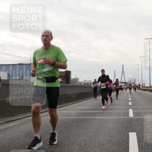 03.10.2025 - Köhlbrandbrückenlauf Matties Gatica Varas http://msf.ph/oto/9192983 03.10.2025 16:12:43 Position 3 24, 8006 meine-sportfotos.de