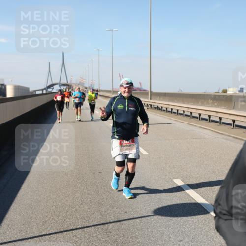 03.10.2025 - Köhlbrandbrückenlauf Yannick Fuchs http://msf.ph/oto/9192985 03.10.2025 12:15:24 Position 3 5991 meine-sportfotos.de