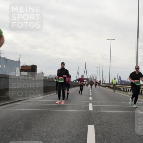 03.10.2025 - Köhlbrandbrückenlauf Matties Gatica Varas http://msf.ph/oto/9192986 03.10.2025 16:12:44 Position 3  meine-sportfotos.de