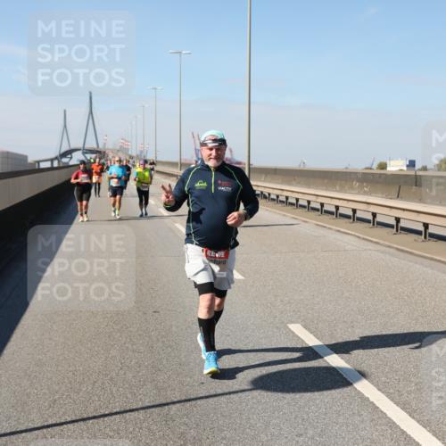 03.10.2025 - Köhlbrandbrückenlauf Yannick Fuchs http://msf.ph/oto/9192989 03.10.2025 12:15:24 Position 3  meine-sportfotos.de