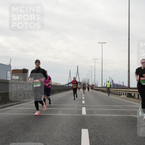 03.10.2025 - Köhlbrandbrückenlauf Matties Gatica Varas http://msf.ph/oto/9192991 03.10.2025 16:12:45 Position 3  meine-sportfotos.de