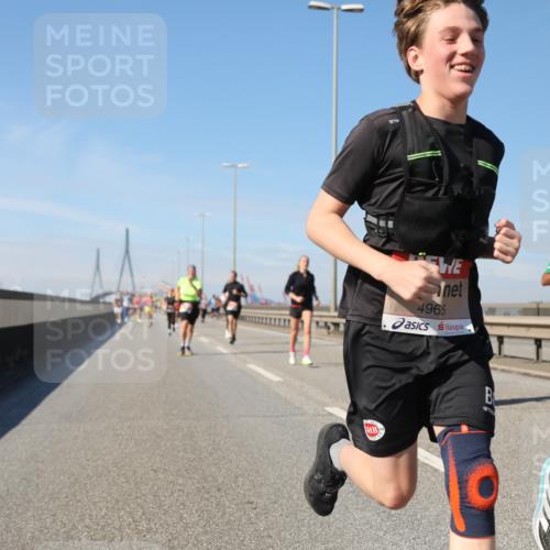 03.10.2025 - Köhlbrandbrückenlauf Yannick Fuchs http://msf.ph/oto/9192992 03.10.2025 11:54:37 Position 3 4965, 86 meine-sportfotos.de