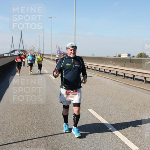 03.10.2025 - Köhlbrandbrückenlauf Yannick Fuchs http://msf.ph/oto/9192994 03.10.2025 12:15:25 Position 3 5991 meine-sportfotos.de