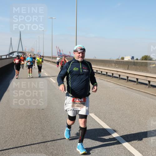 03.10.2025 - Köhlbrandbrückenlauf Yannick Fuchs http://msf.ph/oto/9192997 03.10.2025 12:15:25 Position 3 5991 meine-sportfotos.de