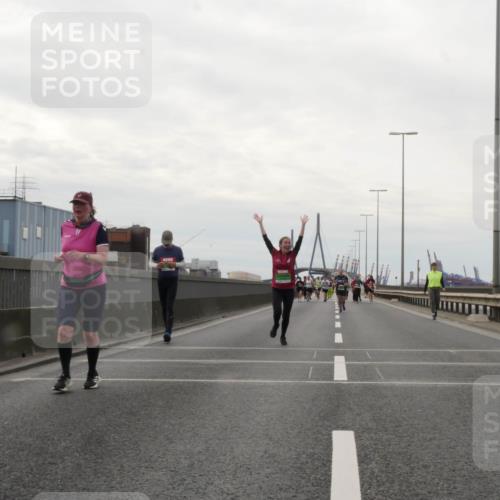 03.10.2025 - Köhlbrandbrückenlauf Matties Gatica Varas http://msf.ph/oto/9193000 03.10.2025 16:12:47 Position 3  meine-sportfotos.de