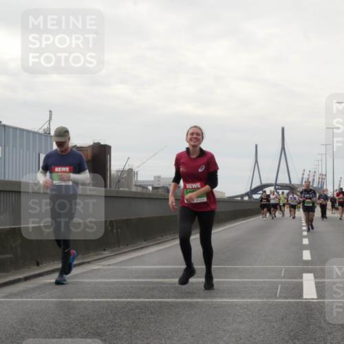03.10.2025 - Köhlbrandbrückenlauf Matties Gatica Varas http://msf.ph/oto/9193006 03.10.2025 16:12:48 Position 3  meine-sportfotos.de