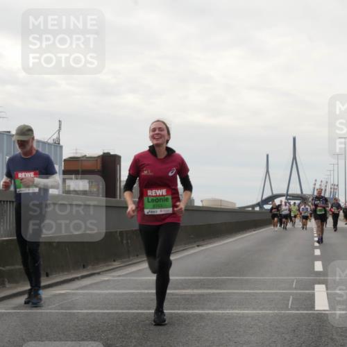 03.10.2025 - Köhlbrandbrückenlauf Matties Gatica Varas http://msf.ph/oto/9193009 03.10.2025 16:12:49 Position 3 8753 meine-sportfotos.de