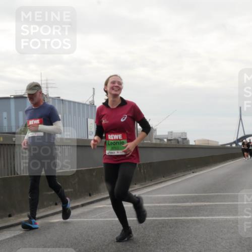 03.10.2025 - Köhlbrandbrückenlauf Matties Gatica Varas http://msf.ph/oto/9193010 03.10.2025 16:12:49 Position 3 8753 meine-sportfotos.de