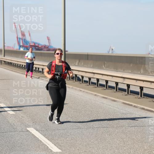 03.10.2025 - Köhlbrandbrückenlauf Yannick Fuchs http://msf.ph/oto/9193013 03.10.2025 12:15:26 Position 3  meine-sportfotos.de