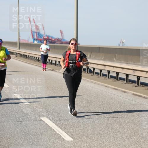 03.10.2025 - Köhlbrandbrückenlauf Yannick Fuchs http://msf.ph/oto/9193016 03.10.2025 12:15:26 Position 3  meine-sportfotos.de