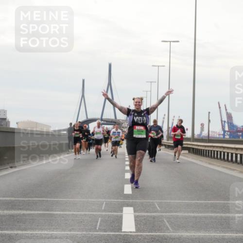 03.10.2025 - Köhlbrandbrückenlauf Matties Gatica Varas http://msf.ph/oto/9193024 03.10.2025 16:12:54 Position 3  meine-sportfotos.de