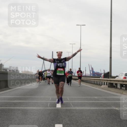 03.10.2025 - Köhlbrandbrückenlauf Matties Gatica Varas http://msf.ph/oto/9193036 03.10.2025 16:12:57 Position 3  meine-sportfotos.de