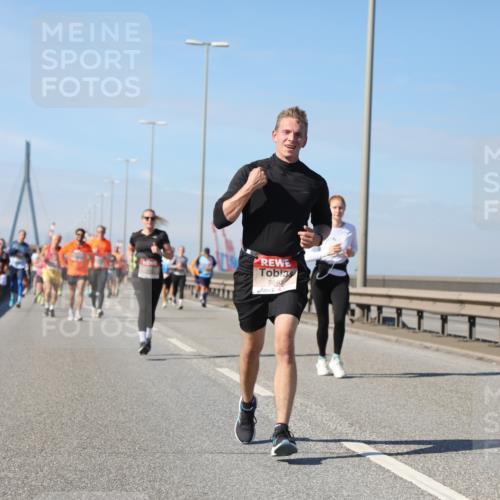 03.10.2025 - Köhlbrandbrückenlauf Yannick Fuchs http://msf.ph/oto/9193037 03.10.2025 11:54:41 Position 3 5640, 6363 meine-sportfotos.de