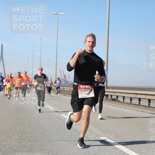 03.10.2025 - Köhlbrandbrückenlauf Yannick Fuchs http://msf.ph/oto/9193040 03.10.2025 11:54:41 Position 3 5640 meine-sportfotos.de