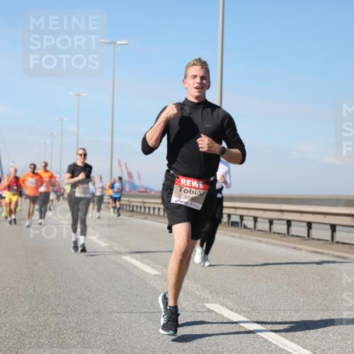 03.10.2025 - Köhlbrandbrückenlauf Yannick Fuchs http://msf.ph/oto/9193044 03.10.2025 11:54:41 Position 3 5640 meine-sportfotos.de